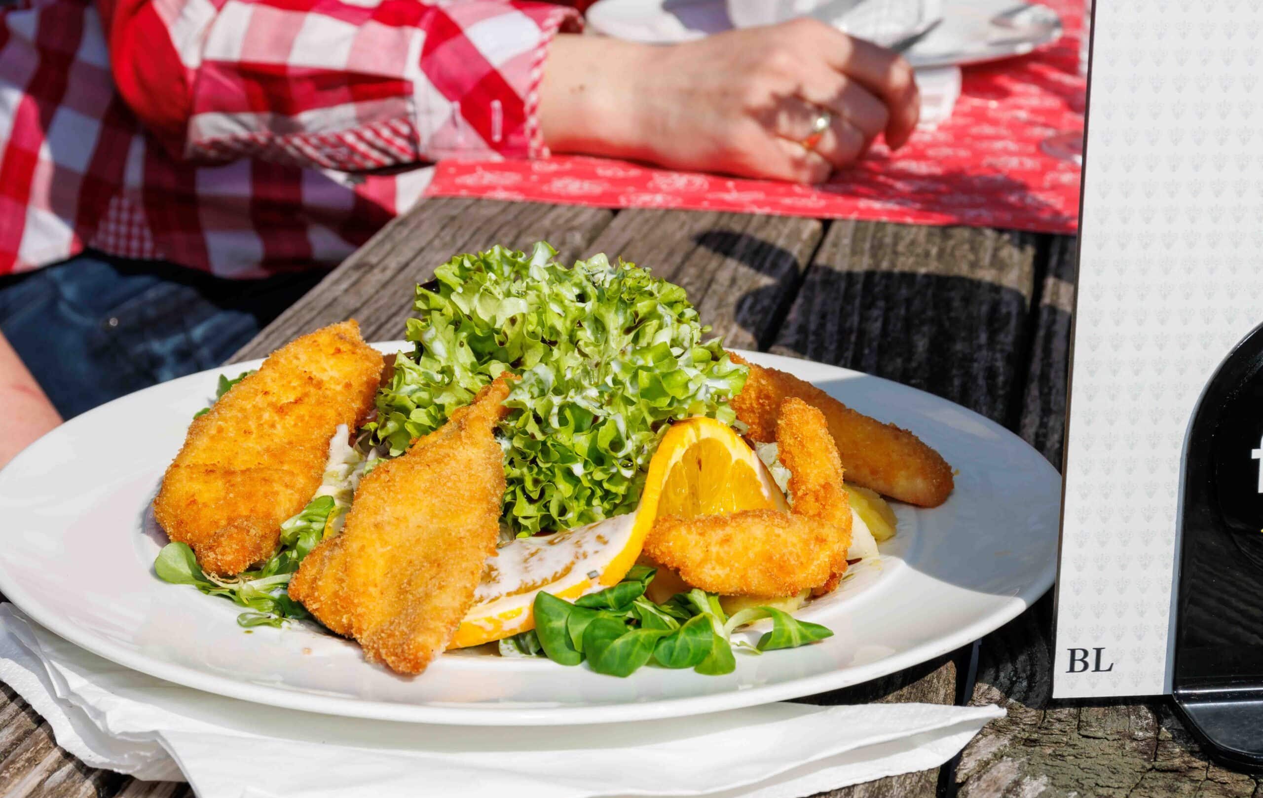 Steirischer Backhendlsalat